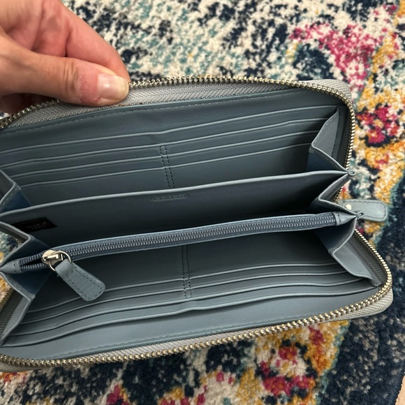 COPY - Coach wallet with buckles - Picture 2 of 3